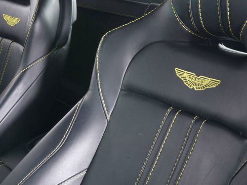 Used 2019 Aston Martin V8 Vantage Coupe RWD image 26