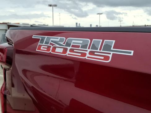 Used 2020 Chevrolet Silverado 1500 LT Trail Boss image 7