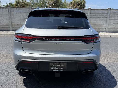 Certified 2025 Porsche Macan AWD/4WD image 11