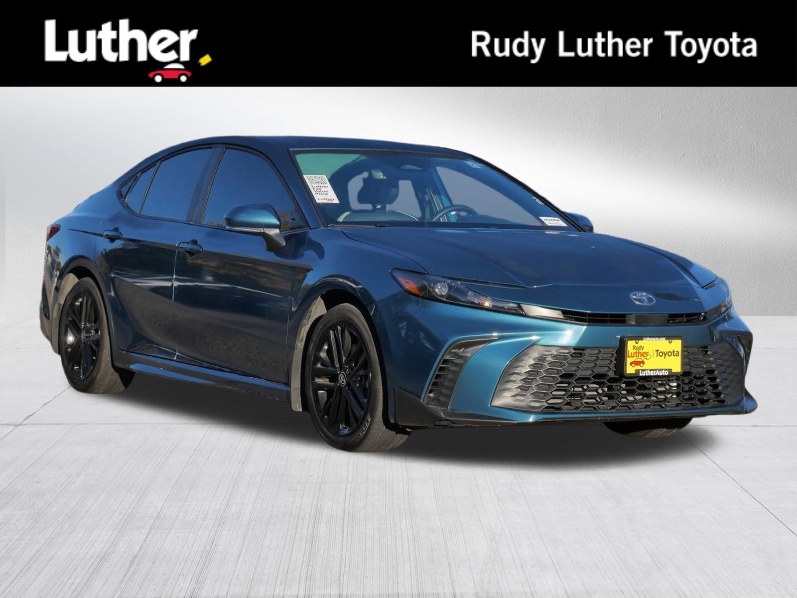 Used 2026 Toyota Camry SE w/ Convenience Package FWD image 1
