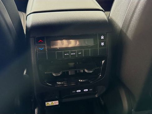 New 2026 Jeep Grand Cherokee L Laredo image 23