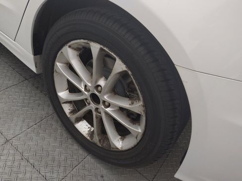 Used 2019 Ford Fusion SE FWD image 31