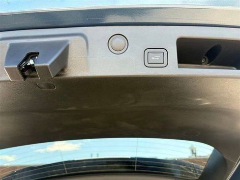 New 2026 Chevrolet Equinox LT image 16