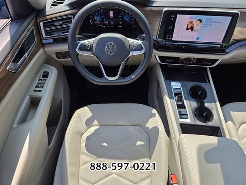 Used 2026 Volkswagen Atlas SE FWD image 13