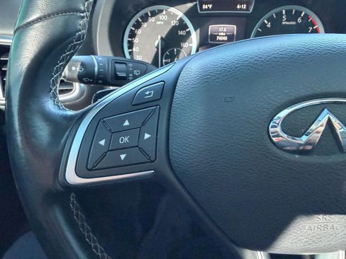 Used 2018 INFINITI QX30 Premium w/ Navigation Package image 27