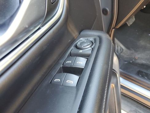 Used 2023 Chevrolet Suburban LS RWD image 16
