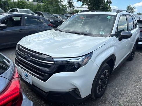 Used 2025 Subaru Forester Premium AWD/4WD image 1