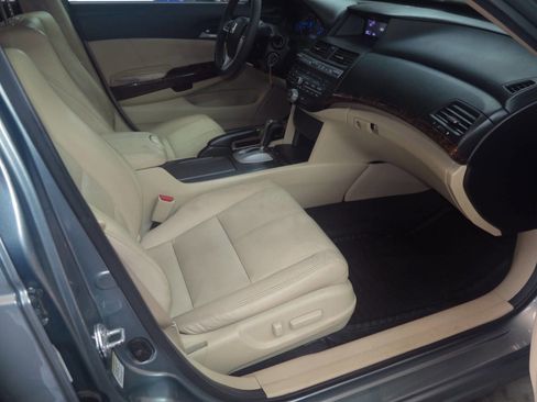 Used 2010 Honda Crosstour EX-L image 18