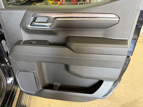 Used 2024 Chevrolet Silverado 1500 LTZ AWD/4WD image 20