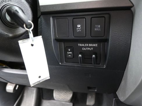 Used 2018 Toyota Tundra SR5 image 23