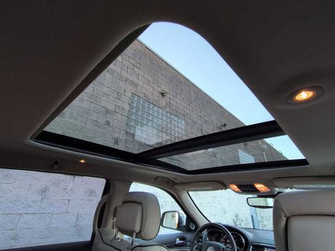 Used 2020 Jeep Grand Cherokee Overland image 23