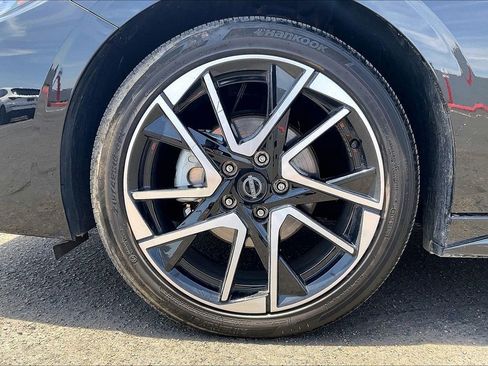Used 2025 Nissan Sentra SR FWD image 3