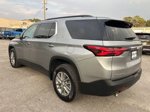 Used 2023 Chevrolet Traverse LT FWD image 6