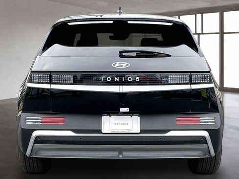 New 2026 Hyundai Ioniq 5 SEL image 4