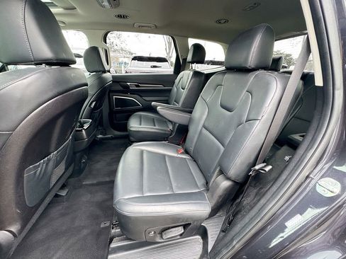 Used 2025 Kia Telluride S image 26