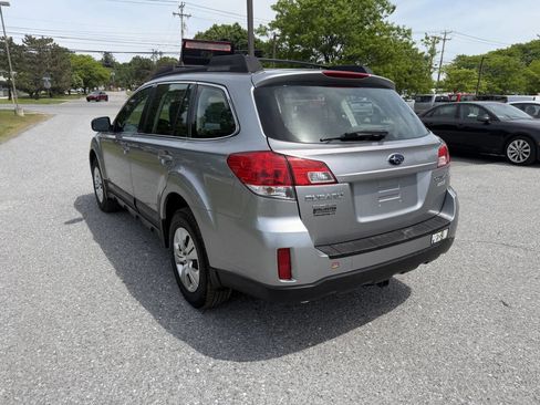 Used 2011 Subaru Outback 2.5i AWD/4WD image 3
