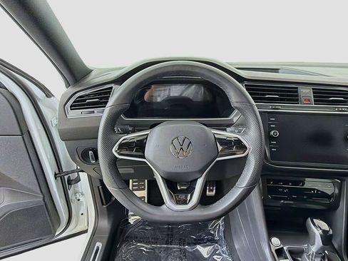 Used 2023 Volkswagen Tiguan SE R-Line FWD image 29