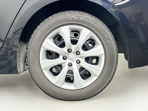 Used 2024 Toyota Corolla LE FWD image 11