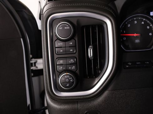Used 2022 Chevrolet Silverado 1500 High Country w/ Technology Package AWD/4WD image 9