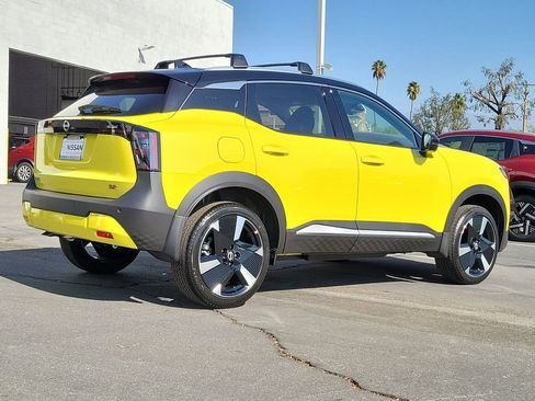 New 2026 Nissan Kicks SR w/ Illumination Package FWD image 2