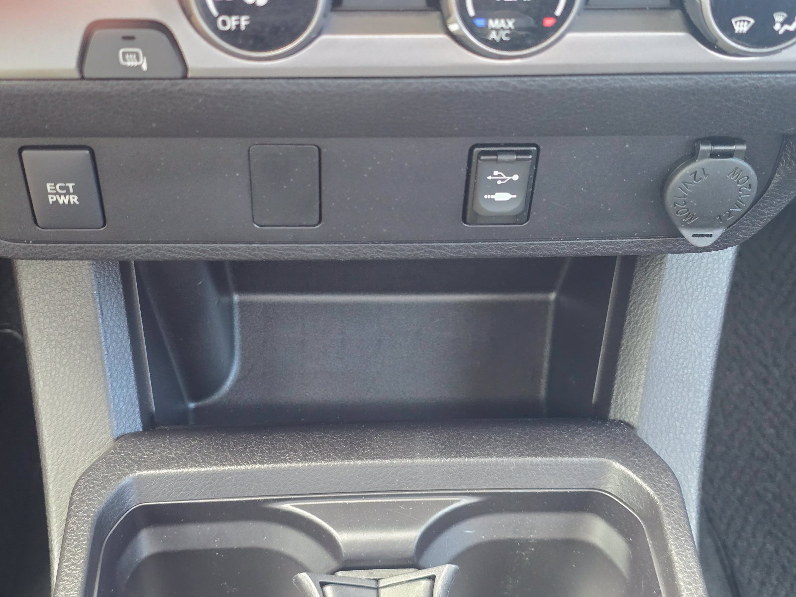 Used 2016 Toyota Tacoma SR5 w/ SR5 Appearance Package (SN) RWD image 25