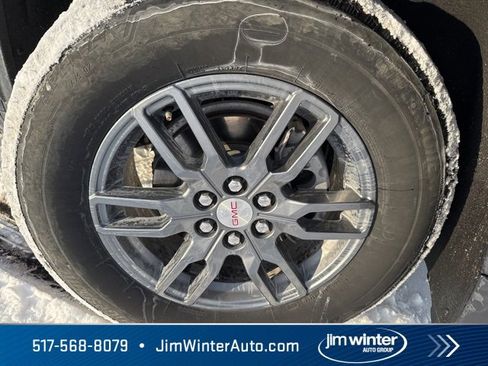 Used 2025 GMC Acadia Elevation image 3