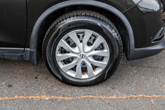 Used 2016 Nissan Rogue S AWD/4WD image 7