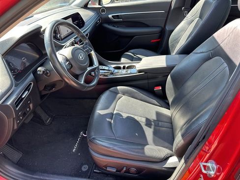 Used 2021 Hyundai Sonata Limited w/ Preferred Accessory Package FWD image 3