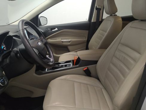 Used 2019 Ford Escape Titanium AWD/4WD image 17