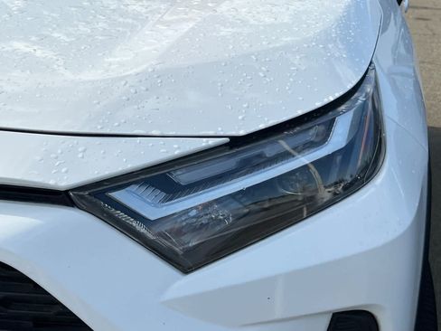 Used 2023 Toyota RAV4 LE AWD/4WD image 11