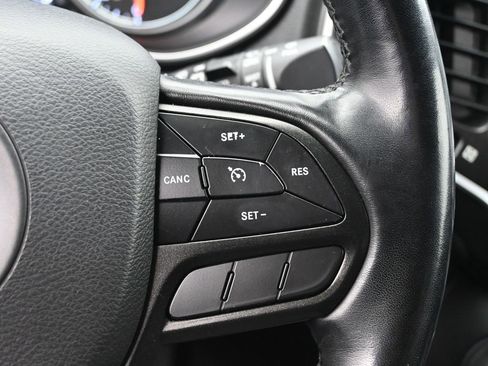 Used 2020 Jeep Cherokee Trailhawk w/ Comfort/Convenience Group image 12