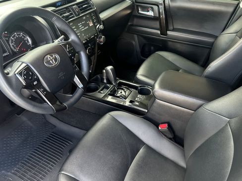 Used 2021 Toyota 4Runner Venture w/ Moonroof Package AWD/4WD image 11