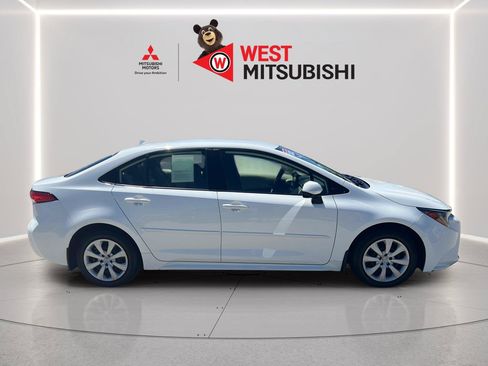 Used 2022 Toyota Corolla LE FWD image 6