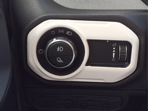 Used 2024 Jeep Gladiator Sport image 12