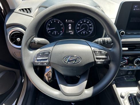 Certified 2022 Hyundai Kona SEL AWD/4WD image 11
