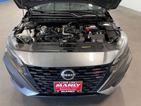 Used 2023 Nissan Altima 2.5 SR FWD image 9