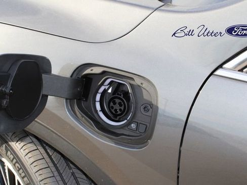 New 2025 Ford Escape SE image 6