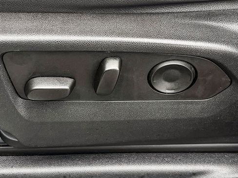 Used 2023 Chevrolet Suburban Premier image 48