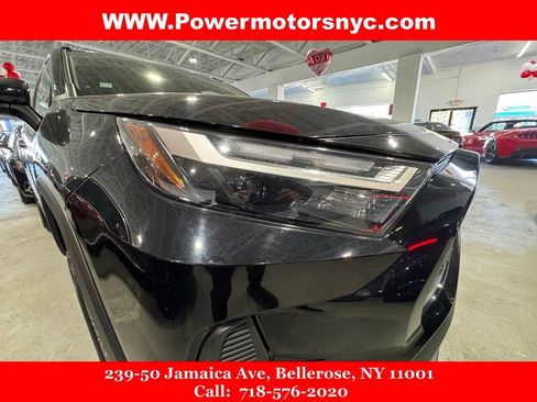 Used 2024 Toyota RAV4 XLE image 4