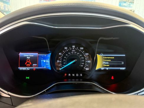 Used 2016 Ford Fusion SE FWD image 10