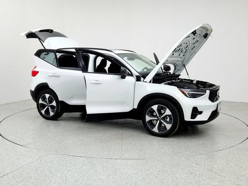 New 2026 Volvo XC40 B5 Plus w/ Protection Package Premier image 10