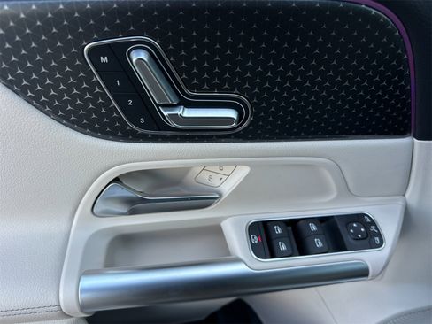 Certified 2025 Mercedes-Benz GLA 250 image 12