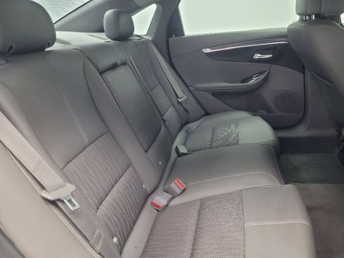 Used 2014 Chevrolet Impala LT w/ Convenience Package image 19