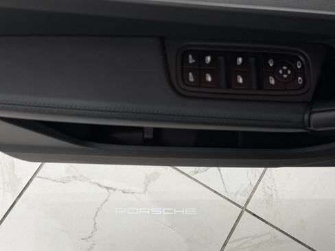 Certified 2026 Porsche Cayenne Coupe AWD/4WD image 28