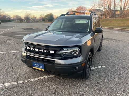 Used 2023 Ford Bronco Sport Outer Banks w/ Tech Package image 3