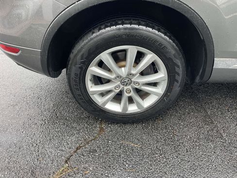 Used 2014 Volkswagen Touareg VR6 image 5