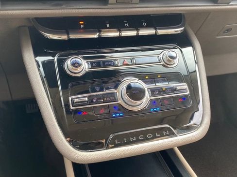 Used 2022 Lincoln Corsair AWD w/ Equipment Group 101A image 19