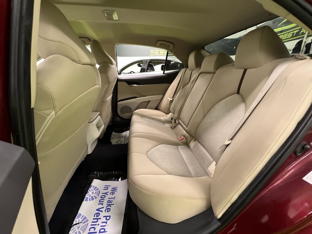 Used 2018 Toyota Camry LE FWD image 24