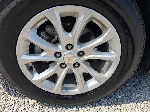 Used 2019 Chevrolet Equinox LT FWD image 21