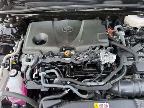 Used 2025 Toyota Camry LE FWD image 33